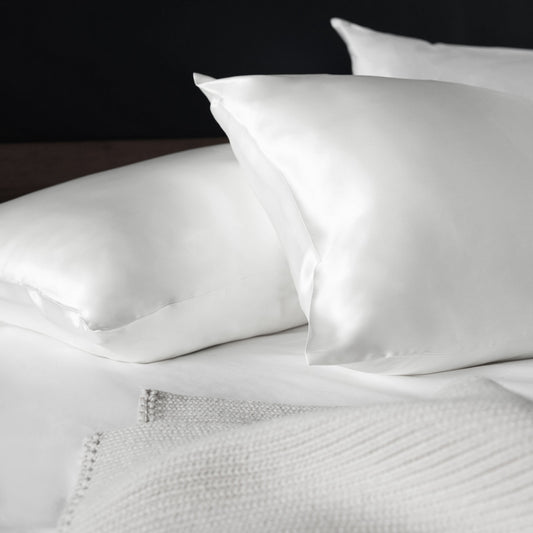 Heavenlee Skin-Repairing Silk Pillowcase. Luxury 22 Momme Mulberry Silk.